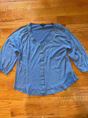 Cable & Gauge Blue Lace-Trim V-Neck Tunic Top